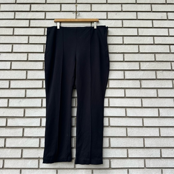 Chico’s Black Lindy Side-Zip Pants Short Length Ponte Knit - Picture 6 of 15